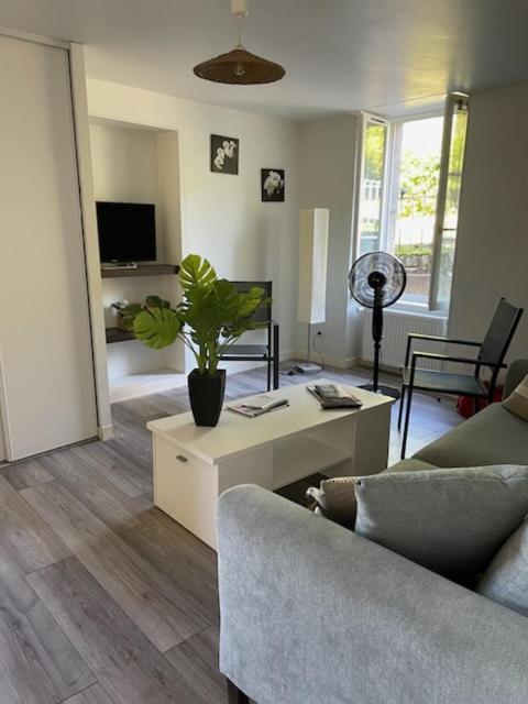 Cote Jardin Apartment Saint-Jean-en-Royans Exterior photo